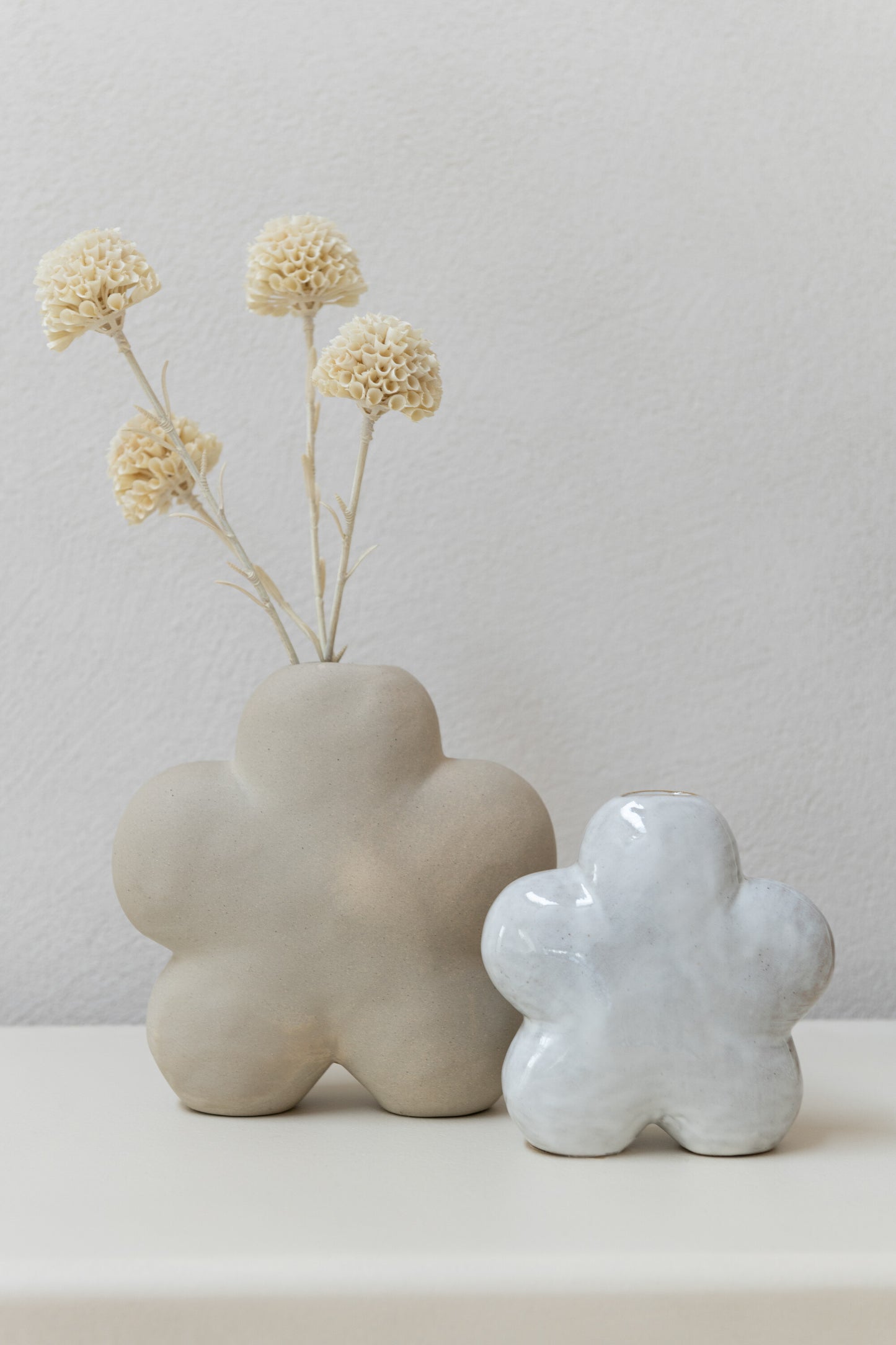 Vases fleur en porcelaine Blanc ou Beige