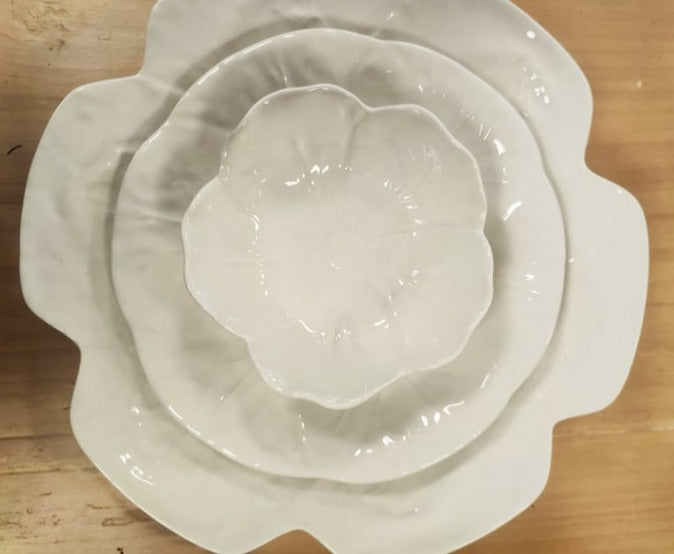 céramique assiette bordallo pinheiro chou choux blanc petite assiette fait main peint à la main artisanat art de la table portugal normandie barbotine saudade concept store cherbourg