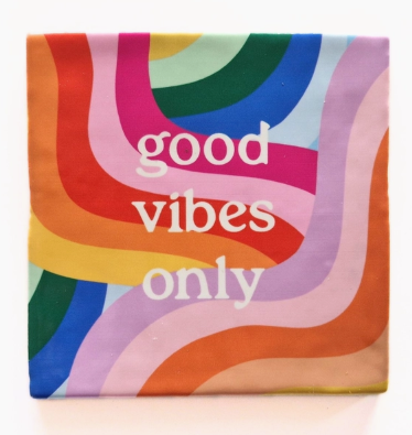 Carreau décoratif en céramique à message "Good vibes only" – fabrication artisanale