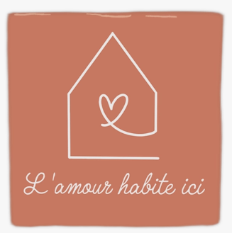 Carreau décoratif en céramique à message "L'amour habite ici" – fabrication artisanale