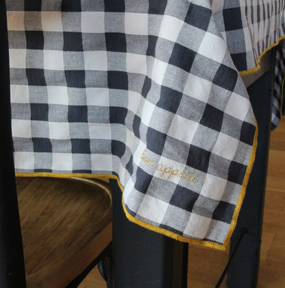 Nappes brodées à motifs Vichy - Coton & broderie artisanale