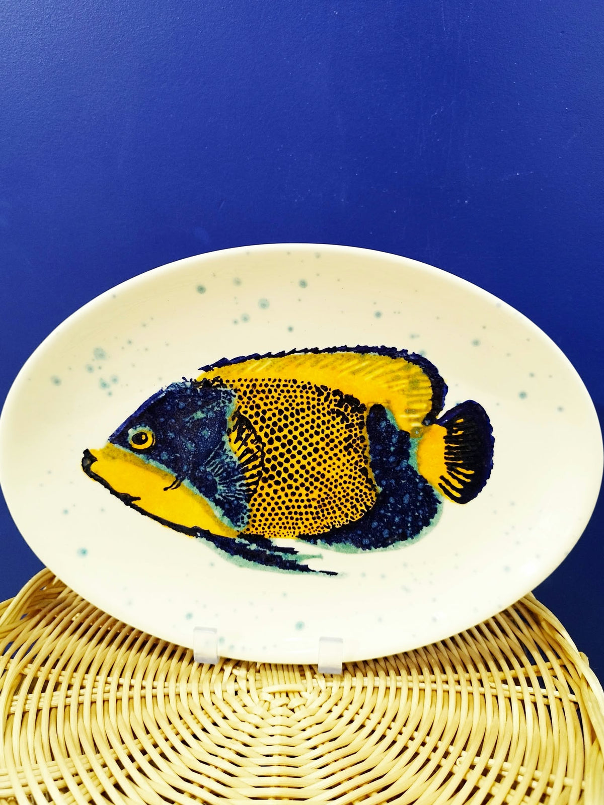 Plat oval motif poisson exotique - Céramique artisanale portugaise