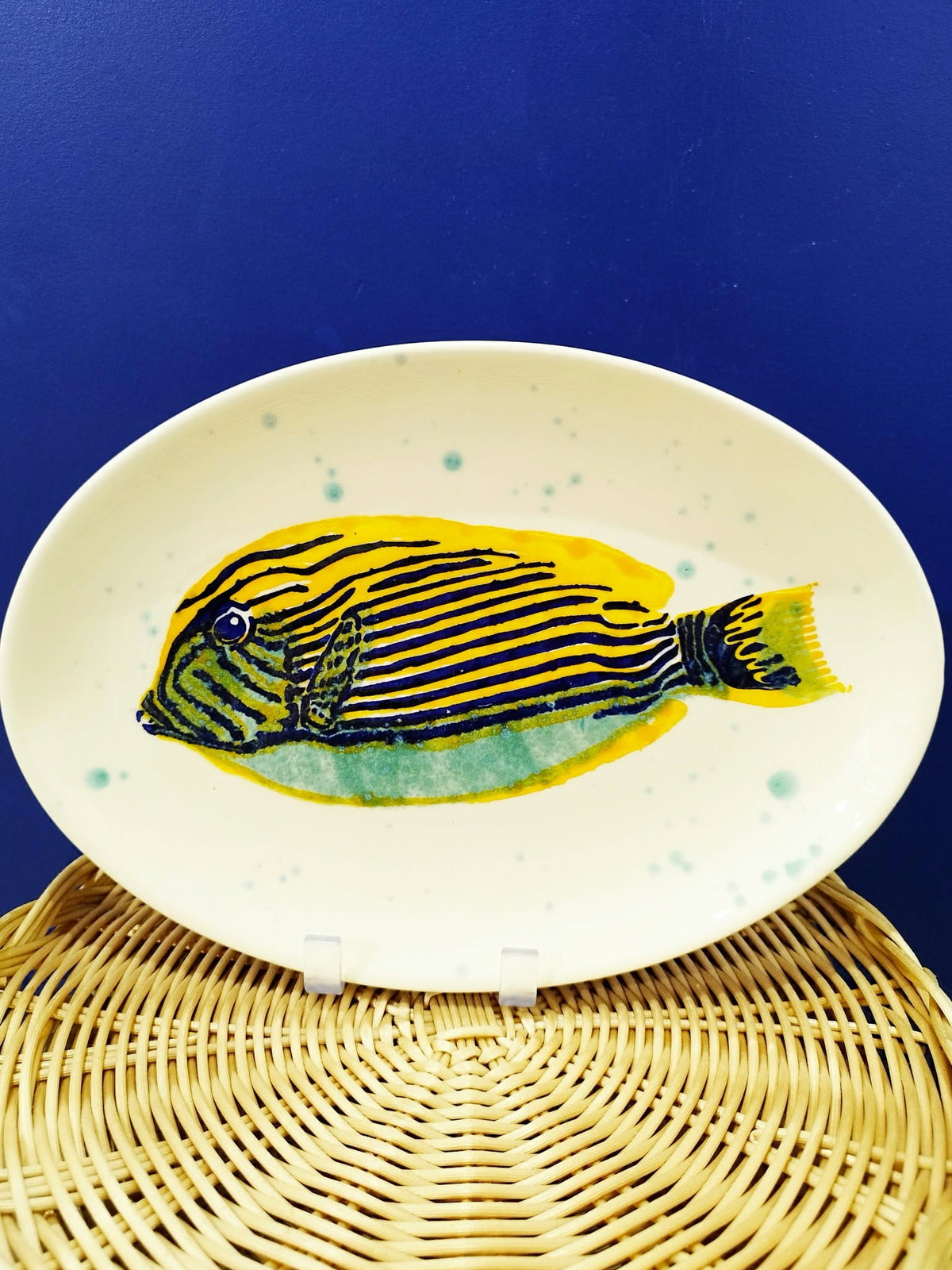 Plat oval motif poisson exotique - Céramique artisanale portugaise