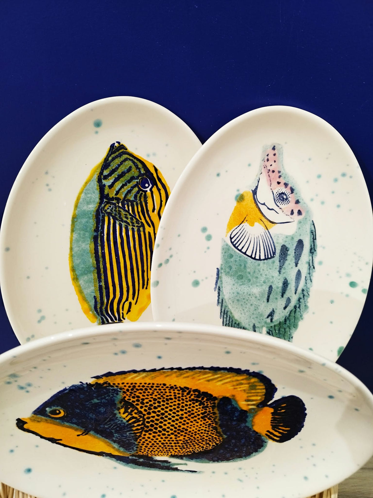 Plat oval motif poisson exotique - Céramique artisanale portugaise