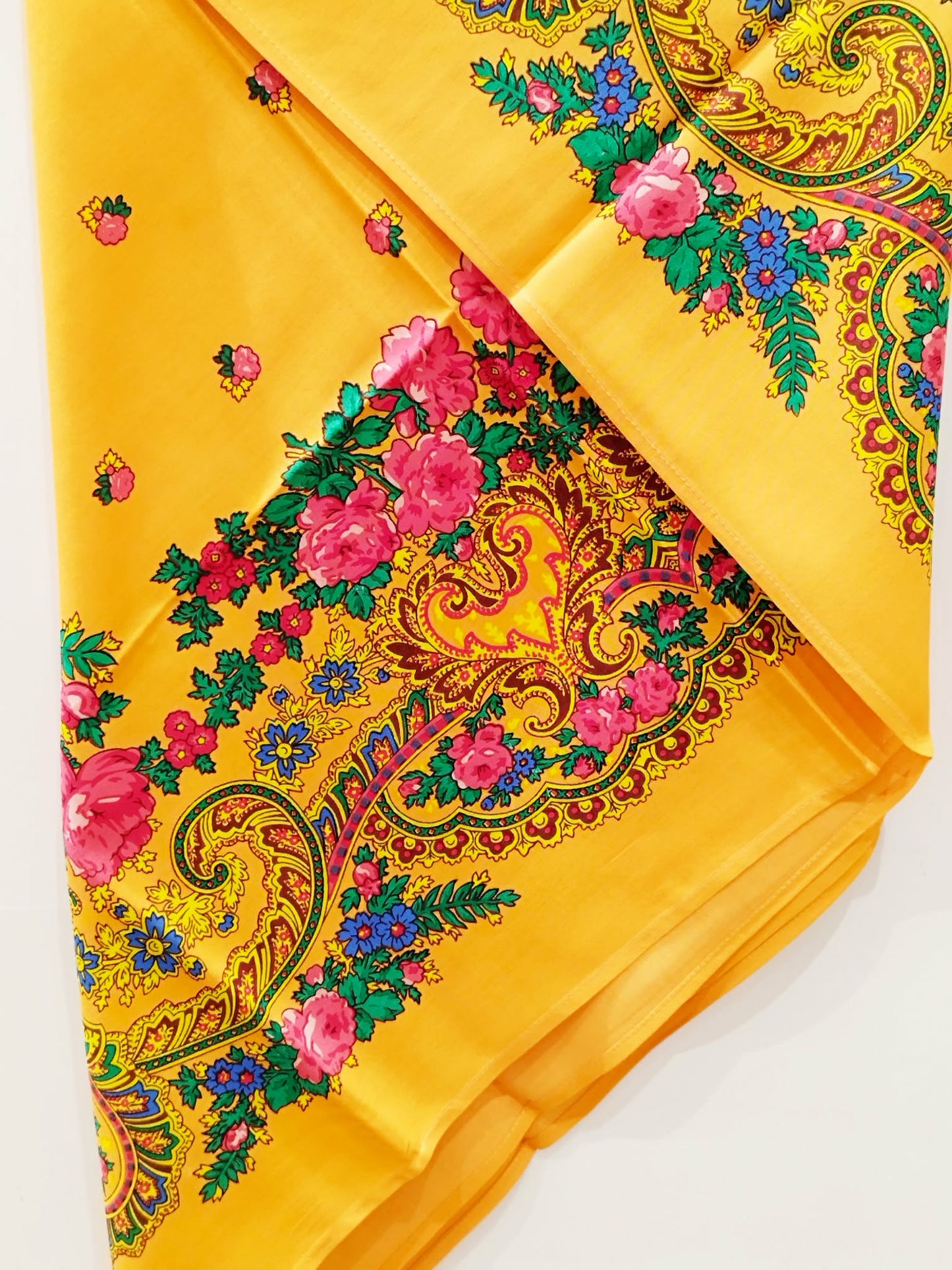 Foulards portugais traditionnels colorés