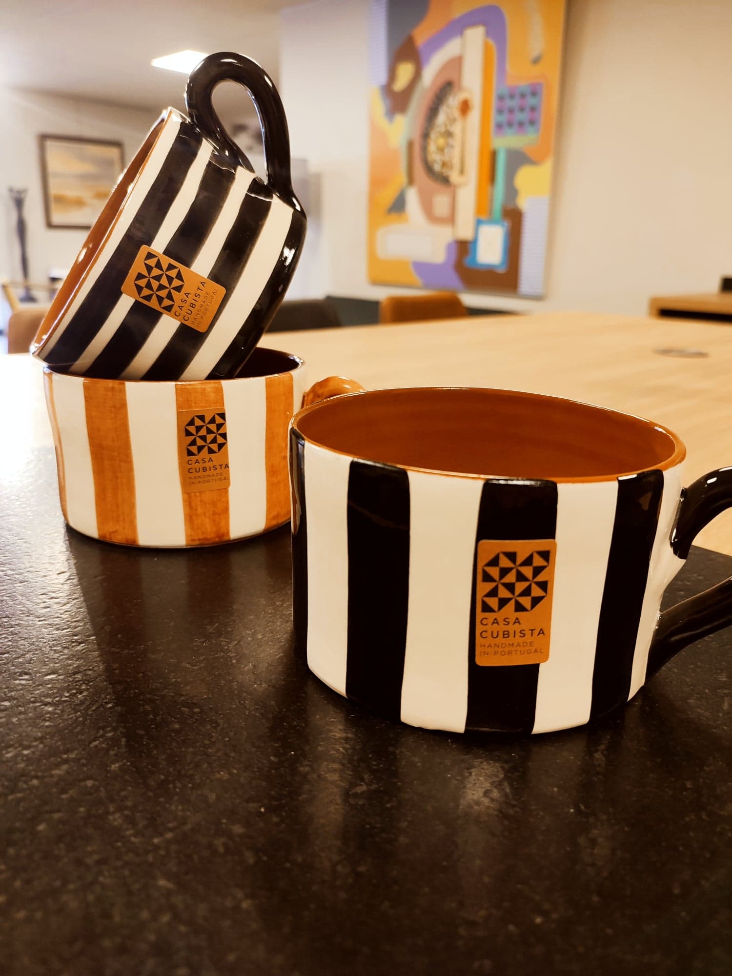 Tasse mug rayures verticales Olhao Casa cubista Algarve céramique terracotta fait à la main artisanat handmade portugal épicerie fine artisanat Saudade concept store cherbourg normandie vaisselle décoration 