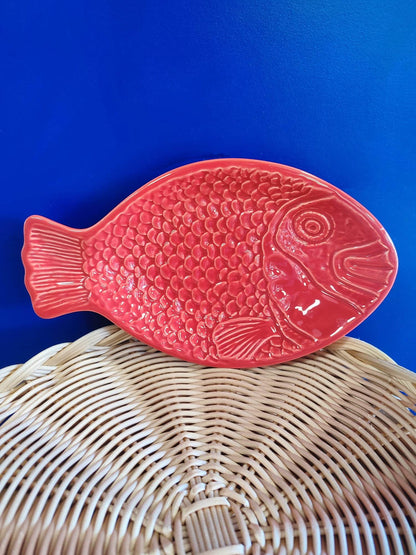 rouge céramique  normandie  artisanat  saudade concept store  fabrication artisanale  cherbourg  épicerie portugaise  fabriqué au portugal  produits portugais  concept store portugais  artisanat portugais  portugal  fait main  fait à la main  vaisselle  poisson  plat  artdelatable