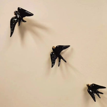 hirondelle andorinha adorinha oiseau envolée symbole façade amour famille foyer maison céramique décoration murale réaliste fait à la main minutieux peint à la main Bordallo Pinheiro Portugal Saudade concept store cherbourg normandie