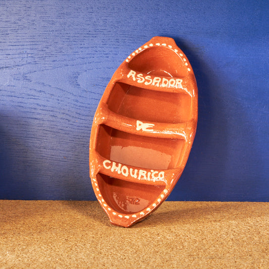 normandie  cherbourg  saudade concept store  charcuterie  saveurs portugaises  épicerie portugaise  spécialité portugaise  fabriqué au portugal  produits portugais  concept store portugais  artisanat portugais  portugal  terre cuite  plat typique  plat traditionnel  assador  chorizo  grill  chouriço